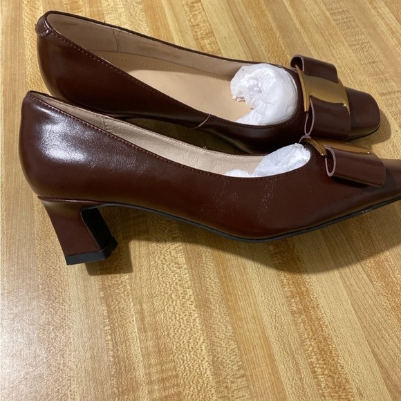 Tina Cus Brown Leather with Gold Accent Square Toe Block Heel Pumps NWOT 5 - Picture 4 of 9